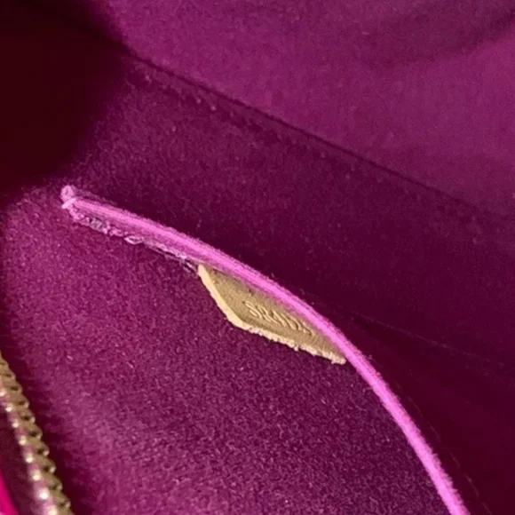 100% authentic Louis Vuitton fuchsia vernis patent leather BREA - Picture 2 of 16